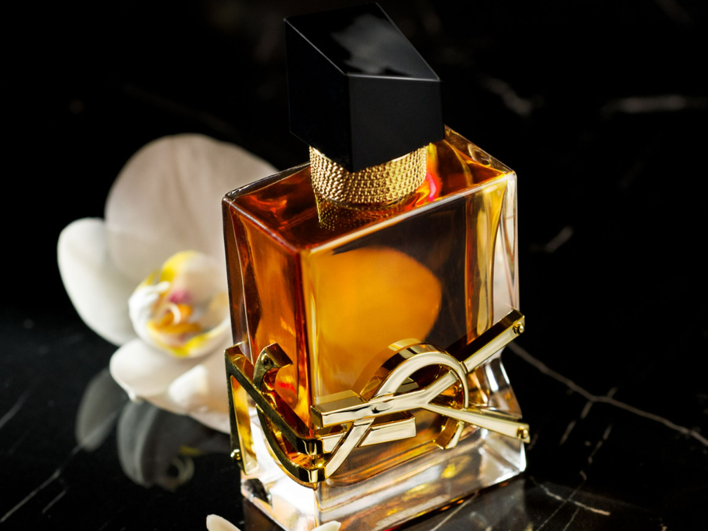 YSL Libre EDP Intense, phiên bản đậm mùi vanilla và hoa trắng quyến rũ