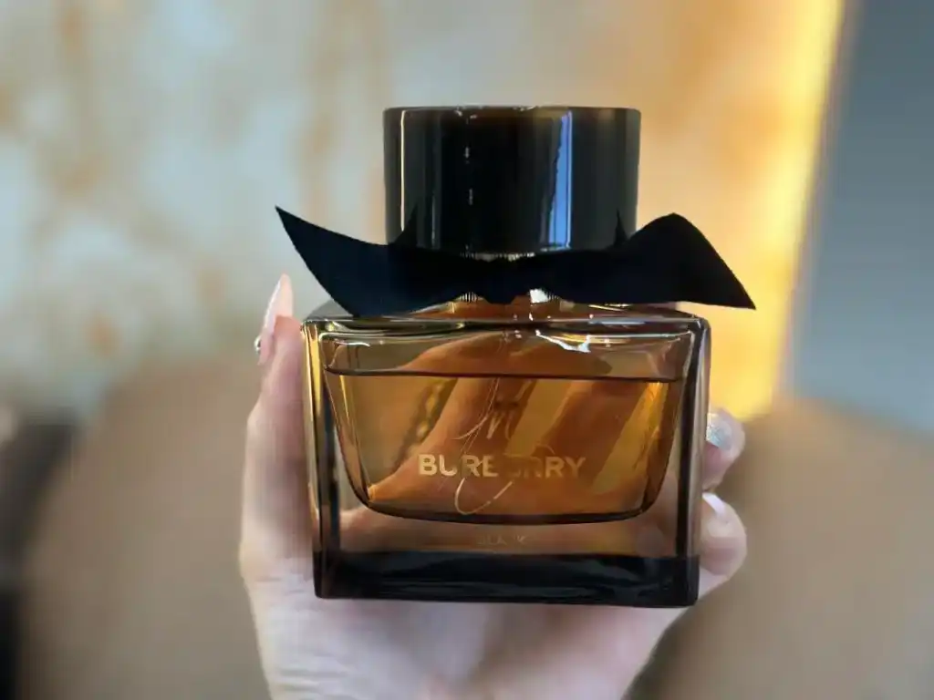 My Burberry Black đầy quyền lực
