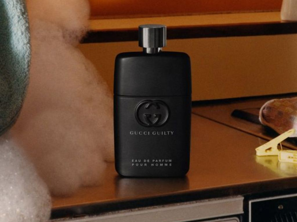 Thuộc dòng nước hoa chủ lực dành cho nam giới của nhà mốt Ý, Gucci Guilty Pour Homme EDP là biểu tượng cho hình ảnh người đàn ông hiện đại: mạnh mẽ, tự tin nhưng cũng đầy tinh tế và cảm xúc