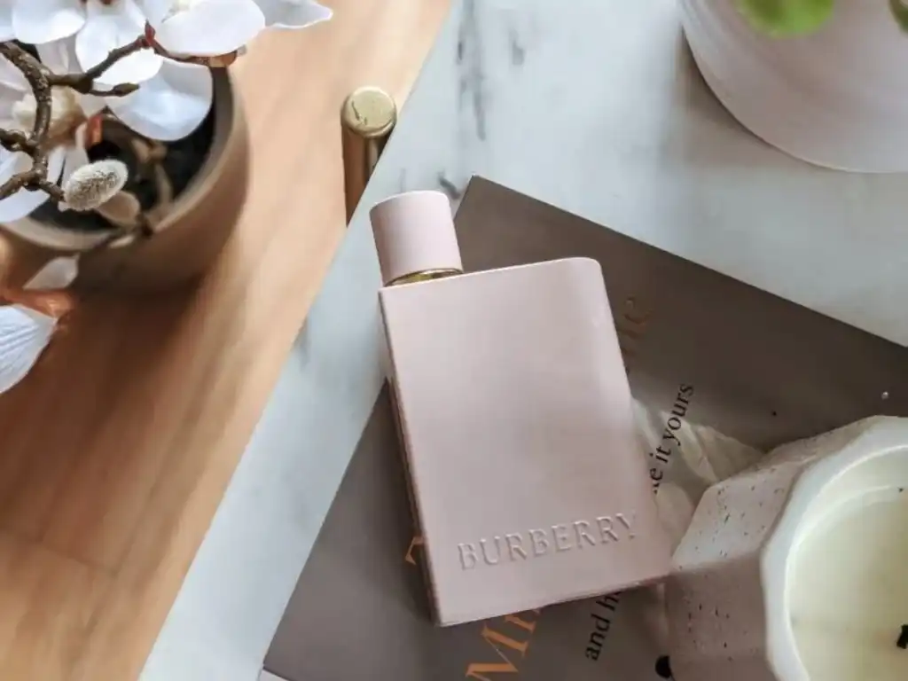 Burberry Her EDP Intense nữ tính và cuốn hút