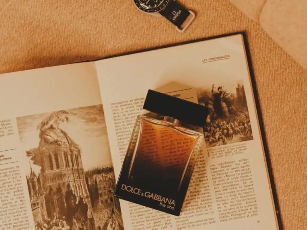 The One EDP Pour Homme cổ điển và bí ẩn