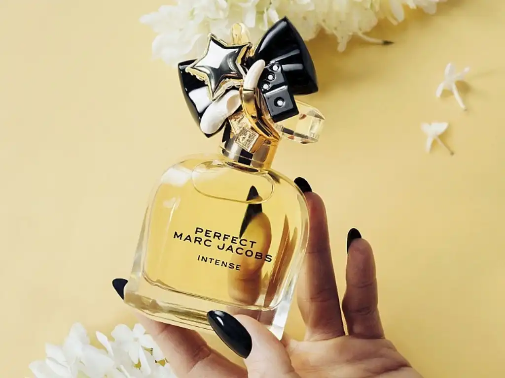 Marc Jacobs Perfect Intense EDP bản giao hưởng của trái cây