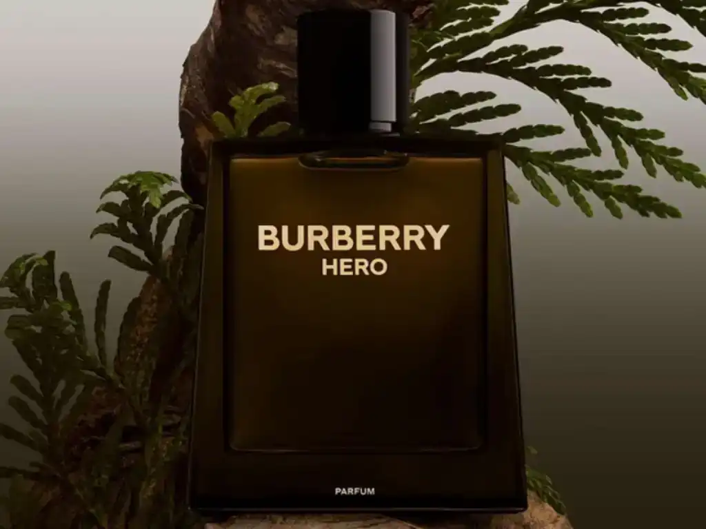 Burberry Hero Intense Parfum mạnh mẽ, cuốn hút