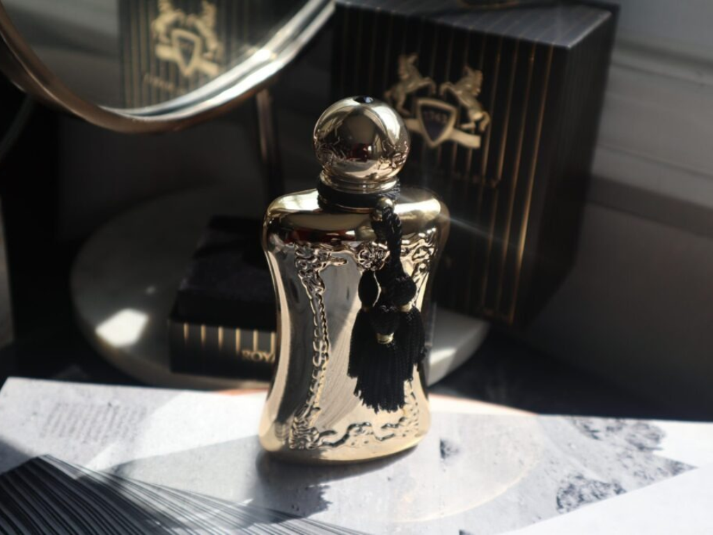 Royal Essence Darcy là dòng nước hoa cao cấp chính hãng đến từ Parfums De Marly – thương hiệu được mệnh danh là hoàng tộc của giới nước hoa niche