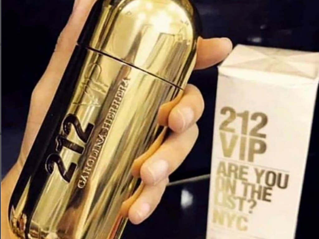 Nước hoa Carolina Herrera 212 VIP for Women – phiên bản nguyên bản của dòng 212 VIP nữ – là cú chạm mạnh mẽ vào thế giới mùi hương cao cấp