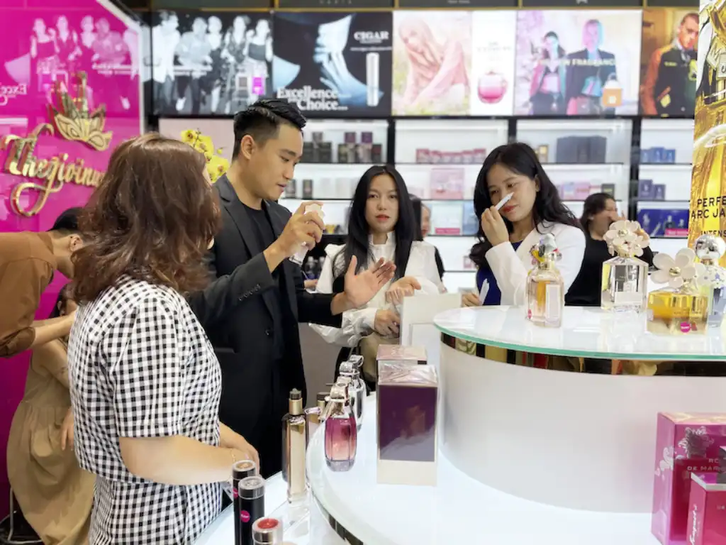 Shop Nước Hoa Đồng Hới: 5 Gợi Ý Uy Tín Nhất Hiện Nay