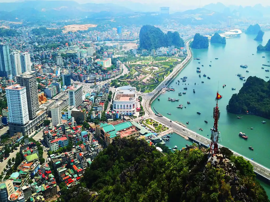 Mua nước hoa chính hãng Hạ Long ở đâu?