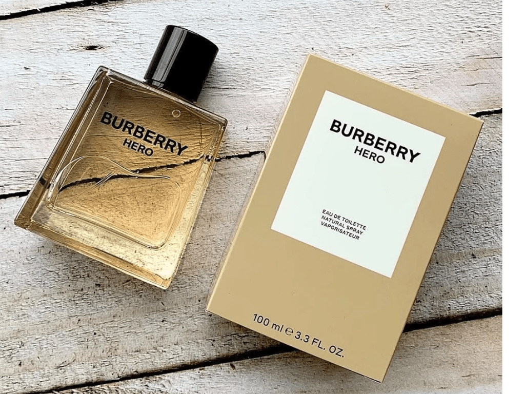 Mẫu nước hoa nam đến từ Burberry tạo nên cơn sốt với hương gỗ tươi sáng kết hợp hoắc hương và da thuộc. Mùi hương mạnh mẽ nhưng lịch lãm đã giúp nước hoa chính hãng Nha Trang này chinh phục nhiều khách hàng