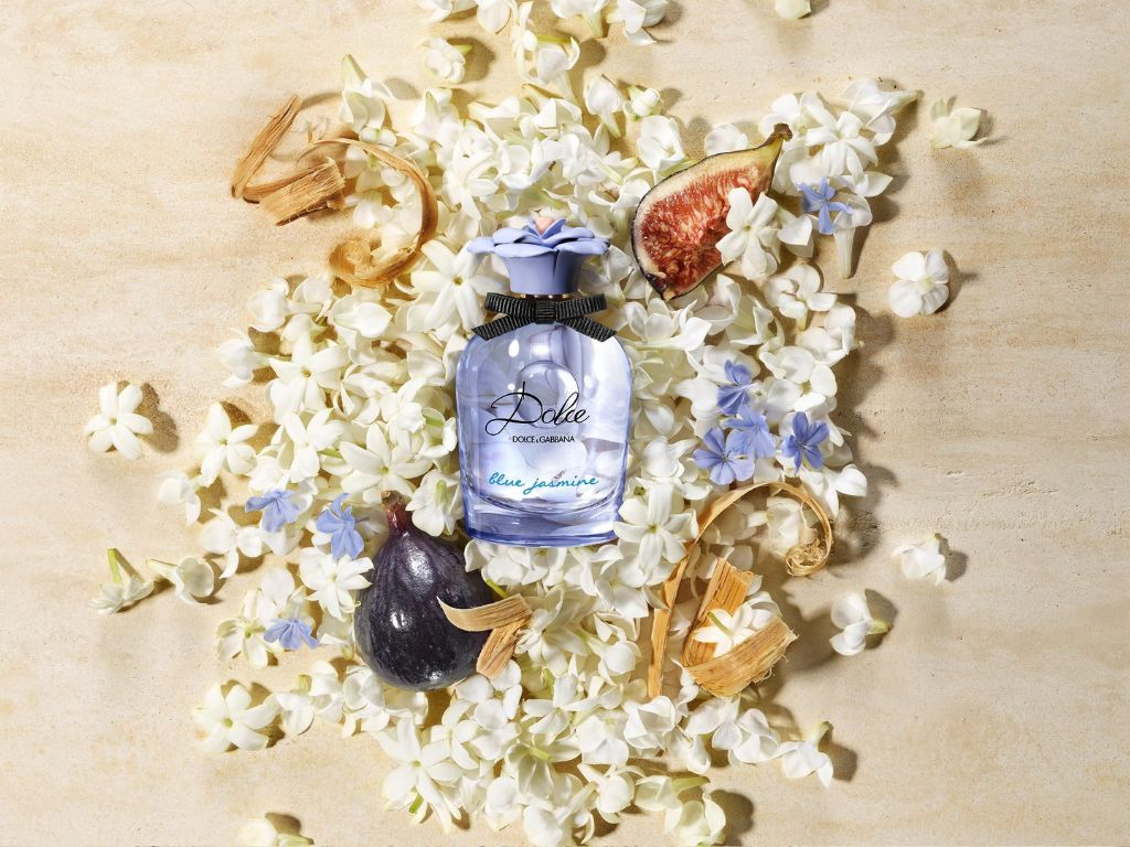 Dolce Blue Jasmine EDP phù hợp với những ai yêu thích sự tinh khôi, nhẹ nhàng nhưng vẫn muốn khẳng định phong cách riêng
