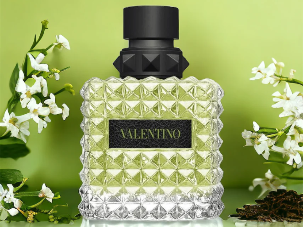 Valentino Donna Born In Roma Green Stravaganza EDP là một tuyệt tác hương thơm dành riêng cho những người phụ nữ hiện đại,