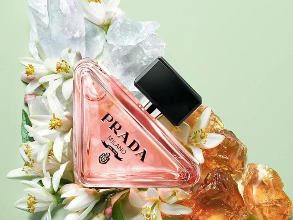 Prada Paradoxe EDP là tuyệt phẩm hương thơm dành cho người phụ nữ yêu sự tinh tế nhưng không ngừng khám phá và đổi mới.