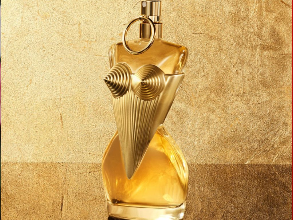 Nếu bạn đang tìm kiếm một phiên bản nước hoa Jean Paul Gaultier nữ mang vẻ đẹp thanh thoát nhưng vẫn đầy cuốn hút, Divine Le Parfum là lựa chọn không thể bỏ qua.