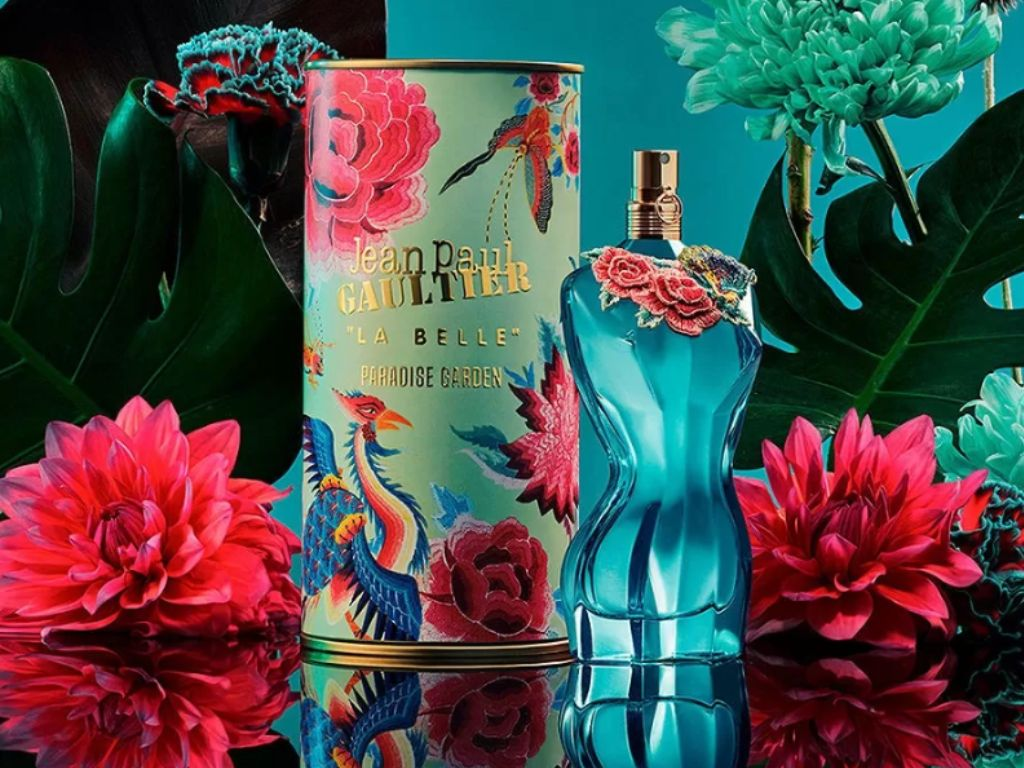 Mang hơi thở của thiên nhiên ngập nắng, nước hoa Jean Paul Gaultier nữ phiên bản La Belle Paradise Garden EDP mở ra một hành trình hương thơm như lạc bước vào khu vườn địa đàng.