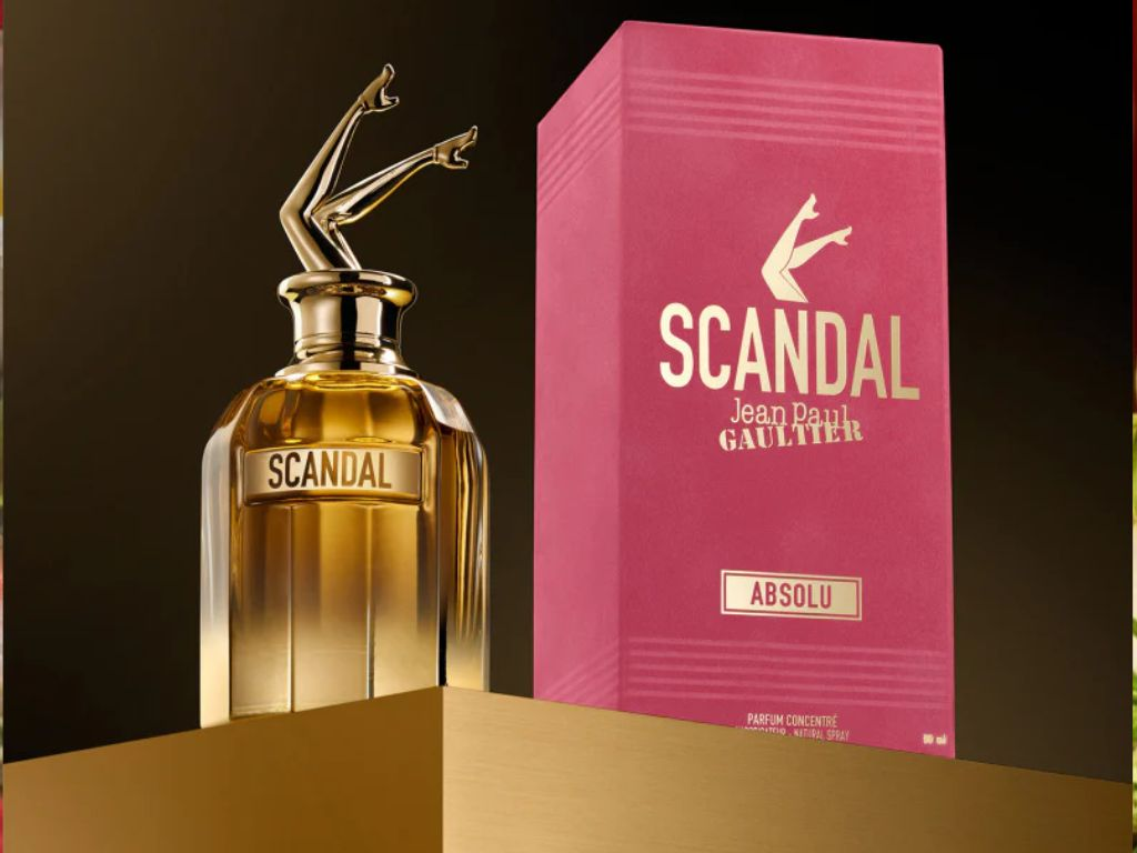 Dành cho những cô nàng yêu thích sự quyến rũ đầy mê hoặc, nước hoa Jean Paul Gaultier nữ phiên bản Scandal Absolu Her chính là tuyên ngôn hương thơm mang đậm chất gợi cảm và cá tính.