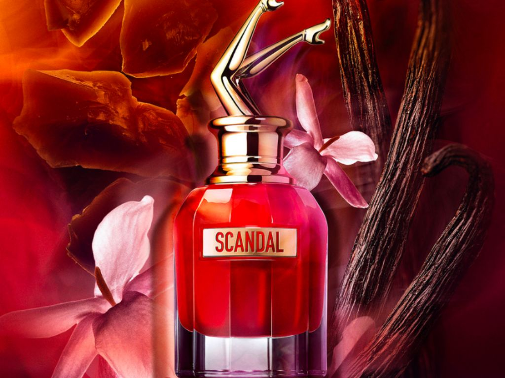 Nằm trong bộ sưu tập đình đám của nước hoa Jean Paul Gaultier nữ, Scandal Le Parfum EDP mang đến một phiên bản cân bằng hoàn hảo giữa sự ngọt ngào quyến rũ và nét thanh lịch dịu dàng.