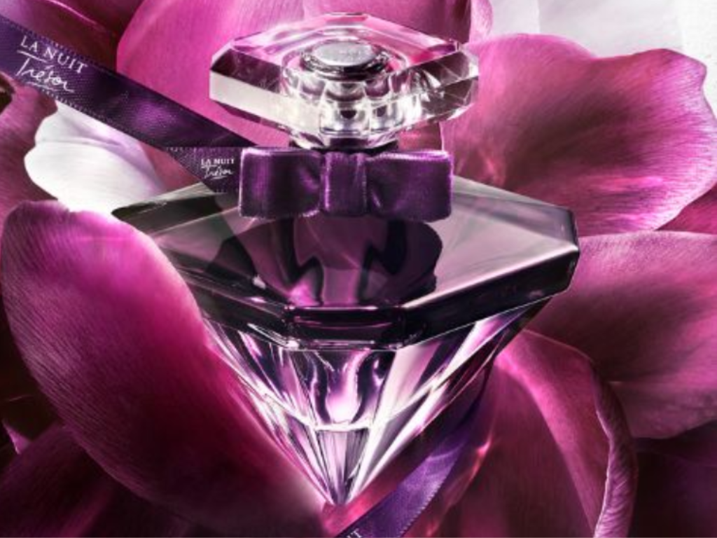 Lancome Tresor La Nuit Le Parfum là phiên bản mang đậm tinh thần huyền bí và quyến rũ bậc nhất trong bộ sưu tập nước hoa Lancome Tresor