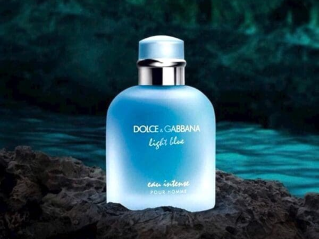 Đây là phiên bản nâng cấp nổi bật của dòng Light Blue kinh điển – mạnh mẽ hơn, bền bỉ hơn nhưng vẫn giữ được tinh thần tự do và mát lạnh đặc trưng.