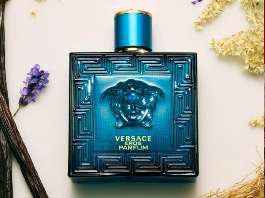 Nước hoa nam thơm lâu Versace Eros Parfum là tuyệt phẩm nước hoa nam mang đậm tinh thần thần thoại Hy Lạp, thể hiện sức mạnh, đam mê và sự quyến rũ đầy bản lĩnh của phái mạnh