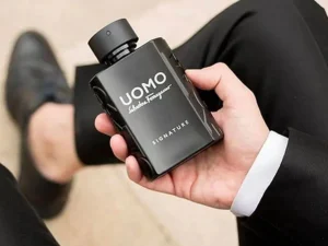 Salvatore Ferragamo Uomo Signature EDP mang đến một trải nghiệm hương thơm đậm chất Ý, mạnh mẽ và đầy cá tính