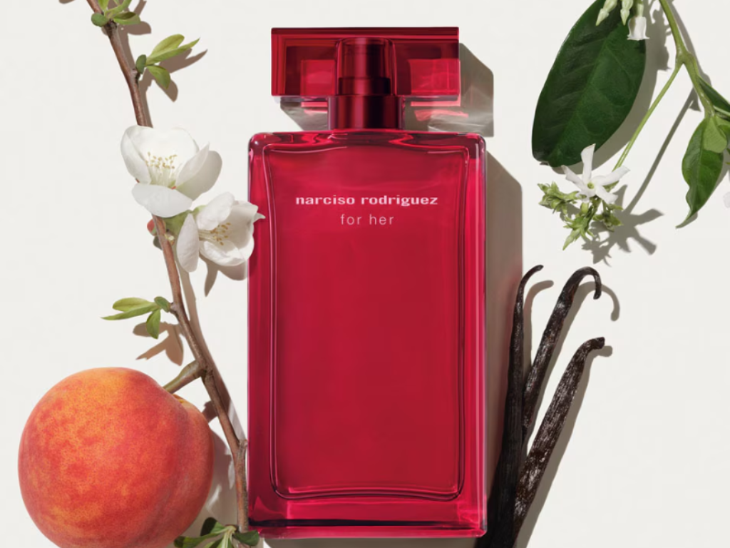 Narciso Rodriguez For Her Eau de Parfum Intense là phiên bản được nâng cấp về chiều sâu và cảm xúc từ dòng nước hoa kinh điển For Her, dành riêng cho những người phụ nữ yêu thích sự cuốn hút, bí ẩn và đầy nội lực