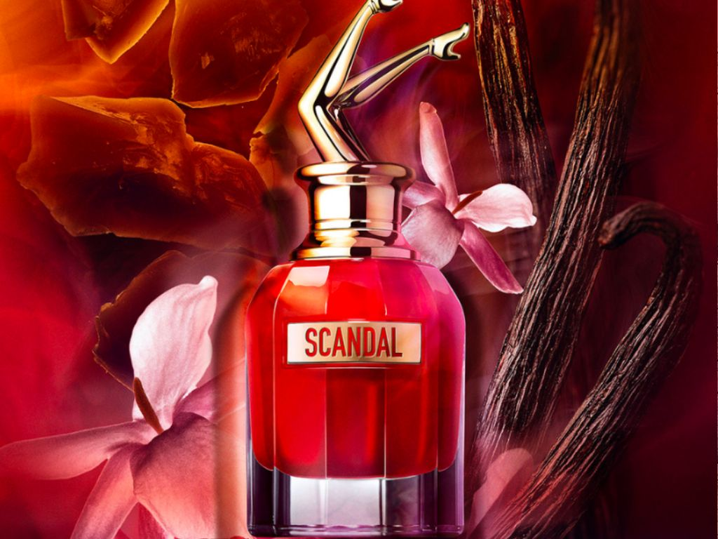 Jean Paul Gaultier Scandal Le Parfum EDP mang đến sự quyến rũ đầy mê hoặc với nốt mật ong ngọt lịm và hương hoa trắng nồng nàn.