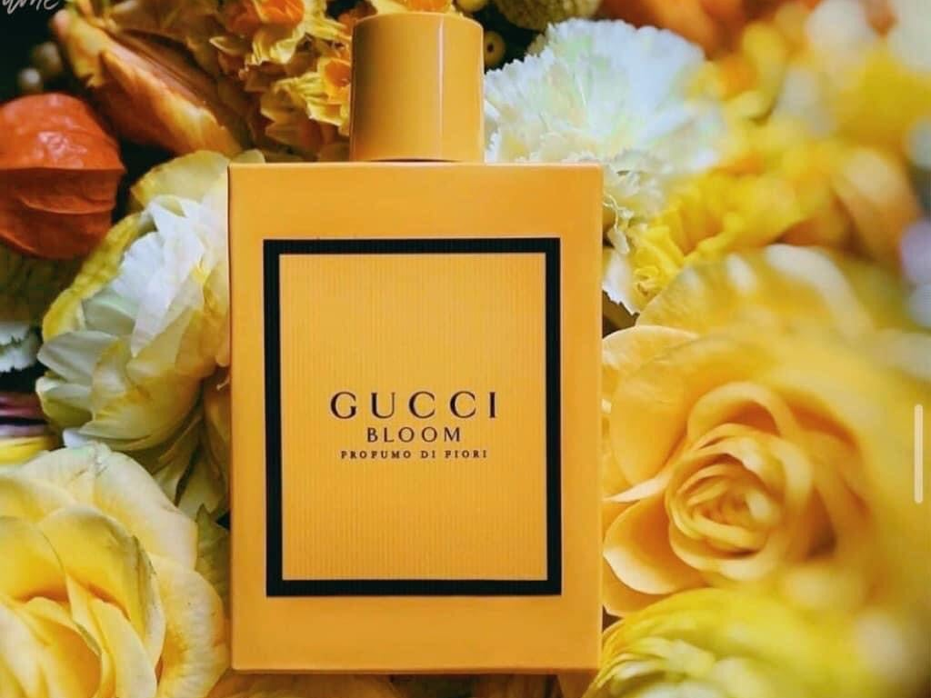 Gucci Bloom Profumo Di Fiori EDP là sự kết hợp hoàn hảo của hương hoa trắng và nốt hương kem ấm