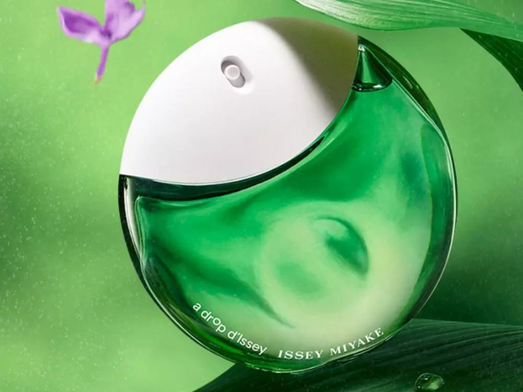 Issey Miyake Ladies A Drop D’Issey Essentielle EDP là một sáng tạo tinh tế của thương hiệu Issey Miyake, mang đậm dấu ấn của sự thanh khiết và tối giản đặc trưng