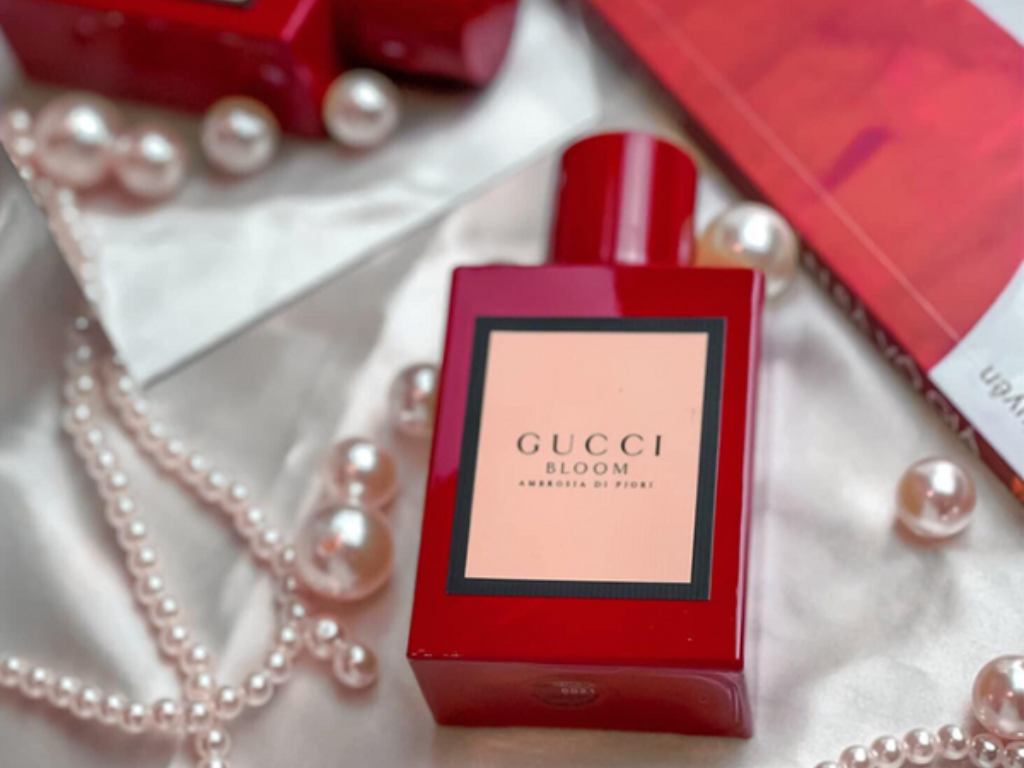 Gucci Bloom Ambrosia là lựa chọn hoàn hảo dành cho những ai yêu thích phong cách sang trọng và cổ điển. 