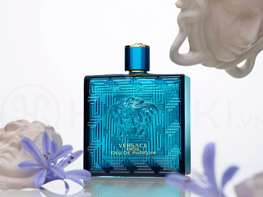 Versace Eros For Men EDP là phiên bản đậm đặc hơn của dòng Eros cổ điển, mang đến mùi hương phương Đông cuốn hút, thể hiện trọn vẹn bản lĩnh và sức hút của người đàn ông.