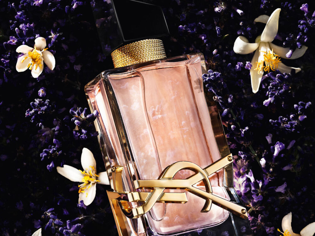 Nước hoa YSL Libre EDT là lựa chọn lý tưởng dành cho những cô nàng yêu thích sự tươi mới, thanh lịch nhưng vẫn muốn khẳng định dấu ấn cá nhân mạnh mẽ