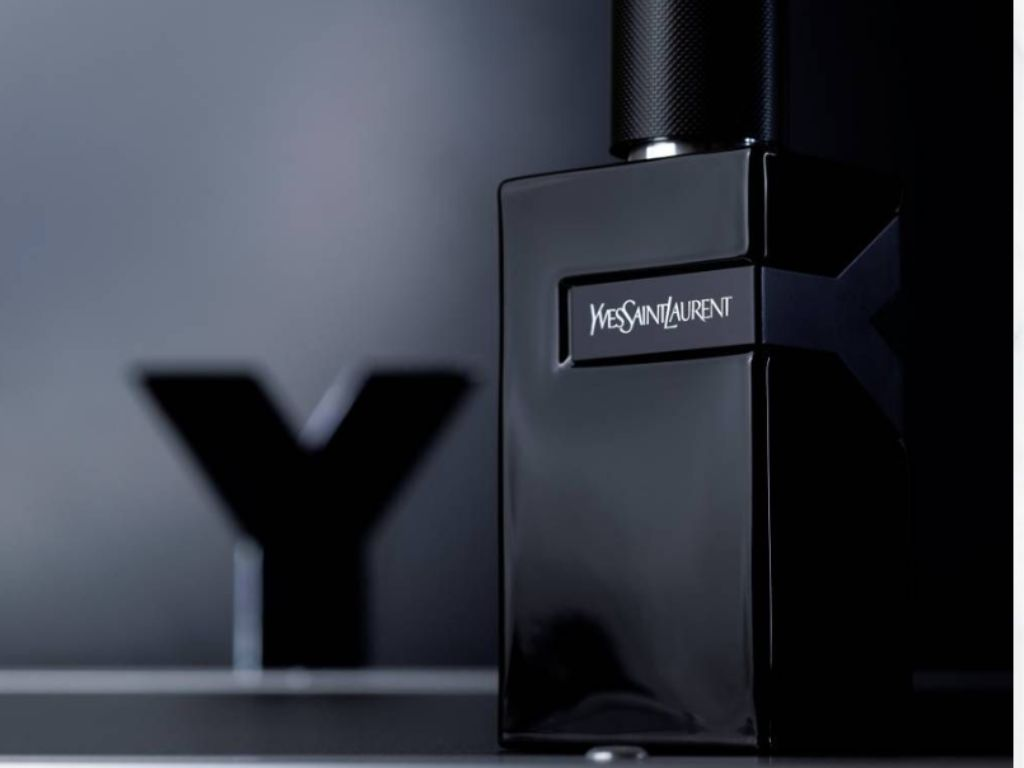Nước hoa YSL Y Le Parfum EDP là một tuyệt tác hương thơm dành cho những quý ông yêu thích sự mạnh mẽ, nam tính nhưng vẫn giữ nét tinh tế.