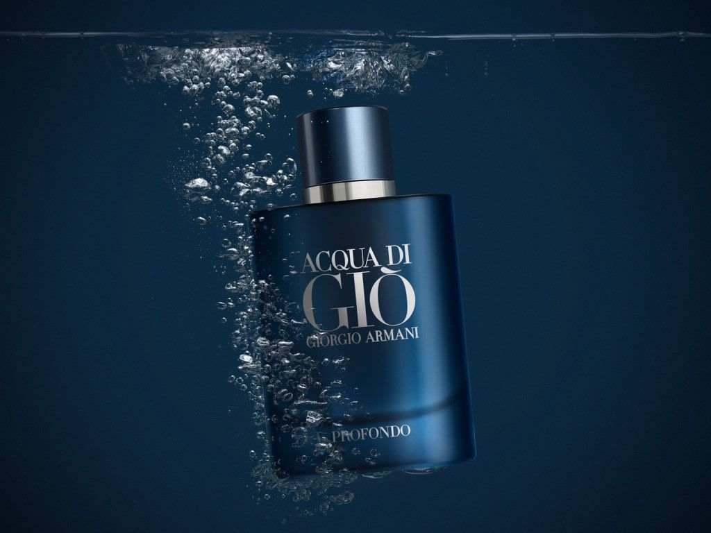 Với cảm hứng mạnh mẽ từ biển cả sâu thẳm, Acqua di Giò Profondo mang đến một làn gió mát lạnh, tinh khiết và sảng khoái ngay từ những nốt hương đầu tiên