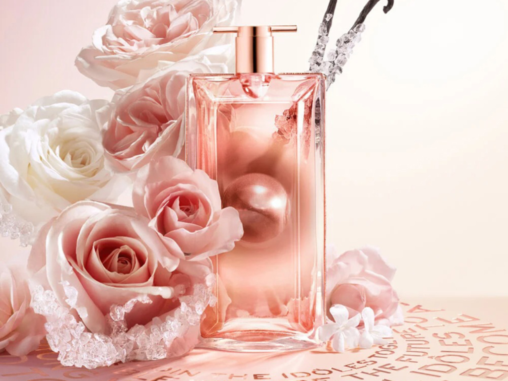 Lancôme Idôle: Mang đến sự tươi mới và dịu dàng với hoa hồng, xạ hương trắng – là hiện thân của người phụ nữ hiện đại, tự tin và giàu cảm hứng.