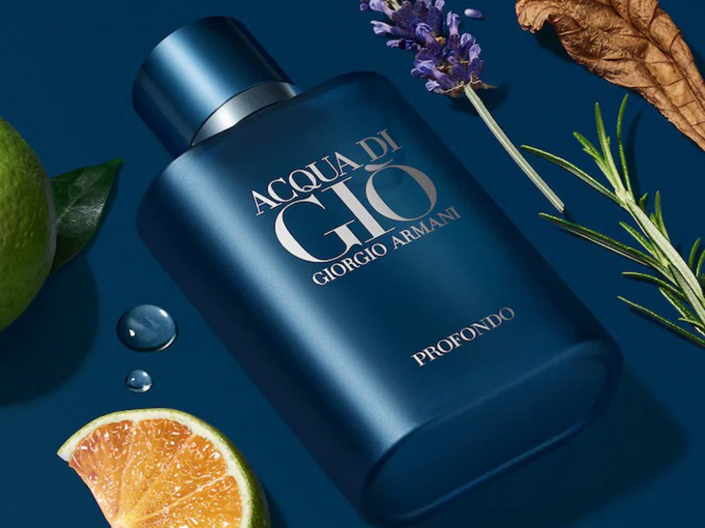 Acqua Di Gio Profondo EDP là phiên bản hiện đại, sâu sắc hơn của dòng nước hoa kinh điển từ Armani. 
