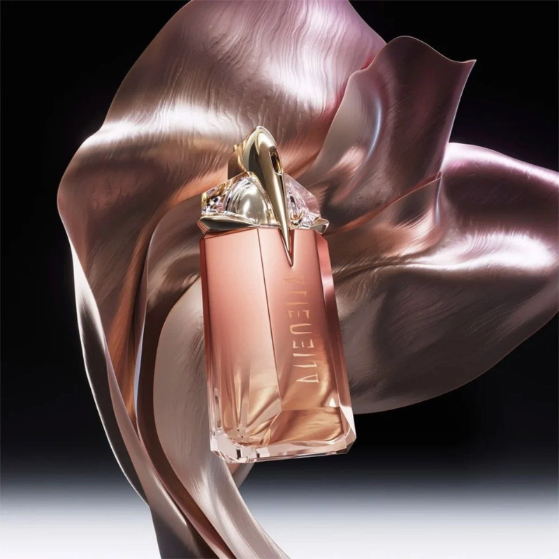 Thiết kế cổ điển, sắc sảo và ấn tượng của Mugler Alien Goddess Supra Florale