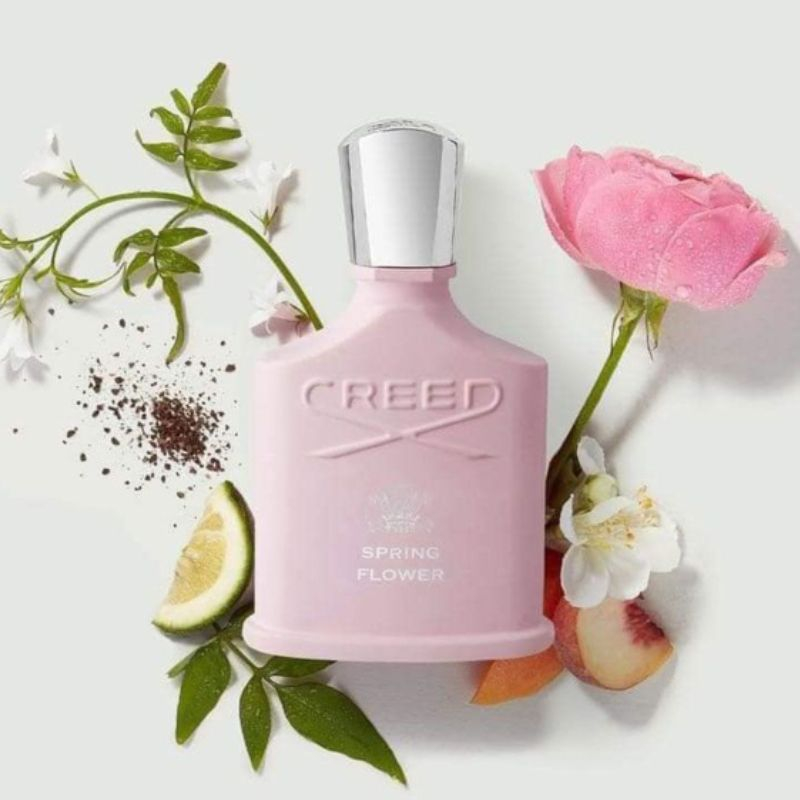 Nước hoa Creed Spring Flower EDP mang đến sự tươi sáng từ quả đào, táo xanh và cam bergamot.