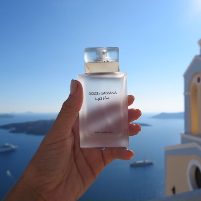 Không chỉ gây ấn tượng với hương thơm, Nước hoa Dolce&Gabbana Light Blue Eau Intense EDP còn chinh phục ánh nhìn với thiết kế chai tinh giản nhưng đầy nghệ thuật.
