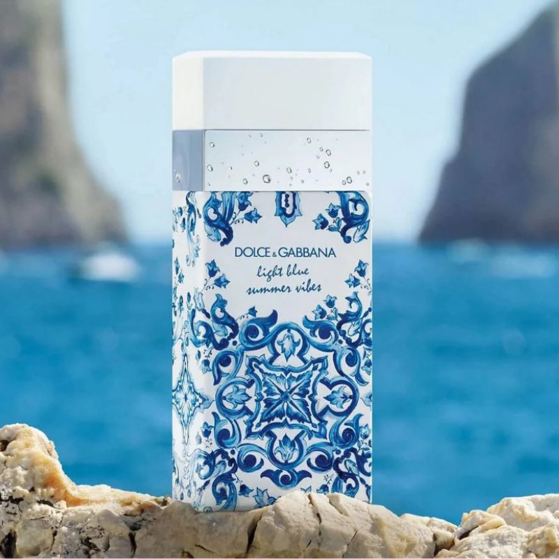 Phiên bản Nước hoa Dolce&Gabbana Light Blue Summer Vibes EDT cao cấp càng khẳng định giá trị nhờ sự kết hợp hài hòa giữa thiết kế độc đáo và hương thơm tinh tế