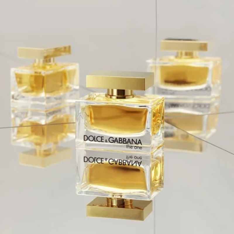 Nước hoa The One được Dolce & Gabbana ra mắt với &yacute; tưởng mang đến một m&ugrave;i hương đậm chất &Yacute; &ndash; quyến rũ, nồng n&agrave;n v&agrave; đầy c&aacute; t&iacute;nh.