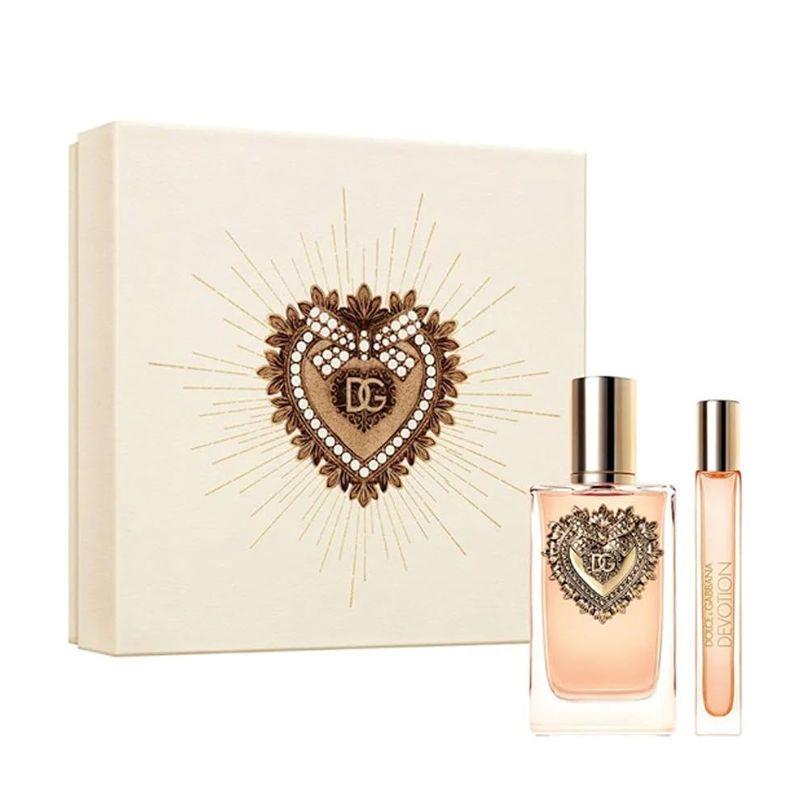 Giftset Dolce&Gabbana Devotion YN 2Pcs kh&ocirc;ng chỉ l&agrave; sự kết hợp của hương thơm v&agrave; thiết kế, m&agrave; c&ograve;n l&agrave; biểu tượng của t&igrave;nh y&ecirc;u, sự tr&acirc;n trọng v&agrave; phong c&aacute;ch sống đỉnh cao.