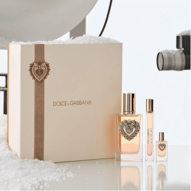 Giftset Dolce&Gabbana Devotion EDP 3Pcs không chỉ là một sản phẩm nước hoa, mà còn là tác phẩm nghệ thuật mang giá trị sưu tầm.