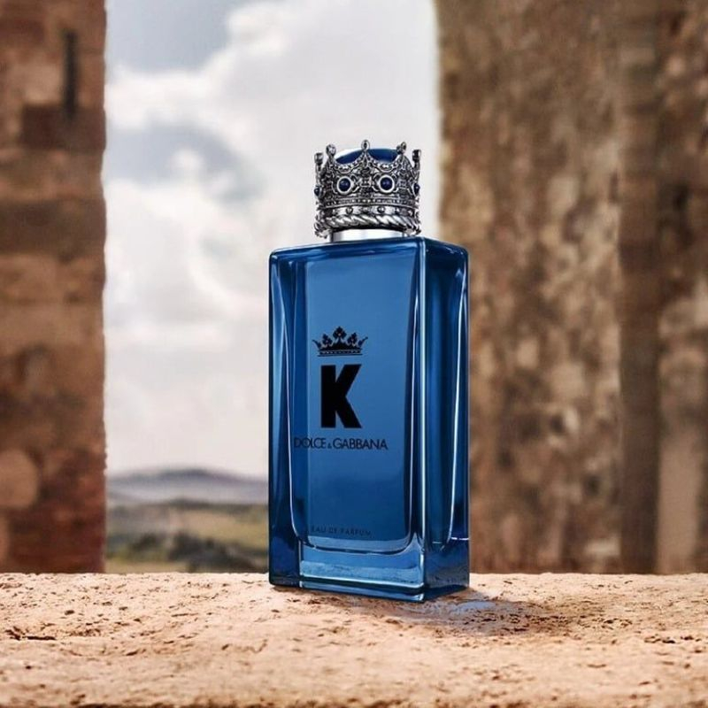 Điểm nhấn của Giftset Dolce&Gabbana K EDP 2PCS chính là hương cuối trầm ấm với gỗ tuyết tùng, cỏ vetiver và hoắc hương.
