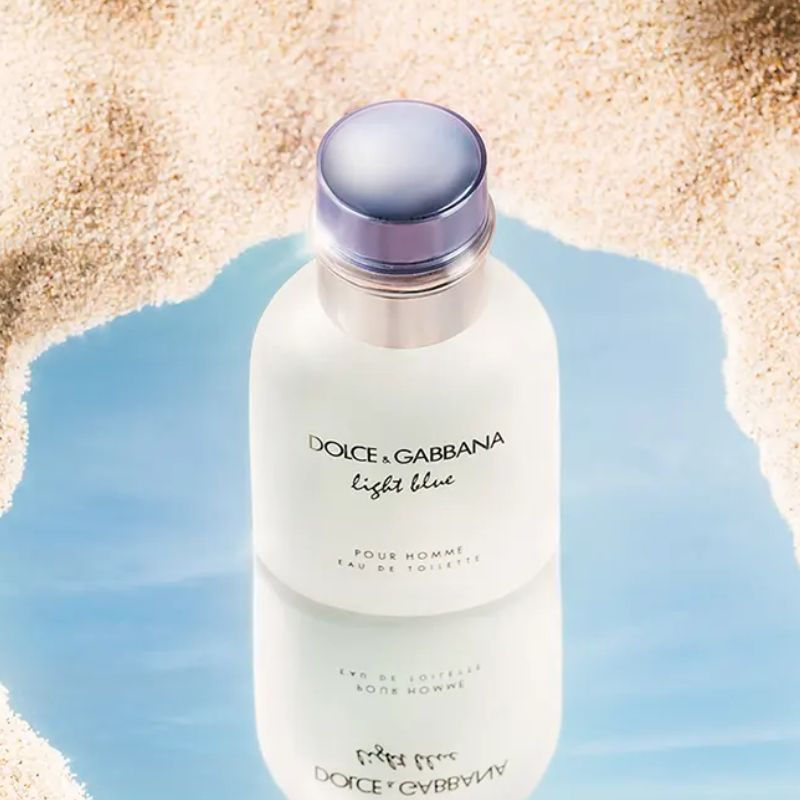 Điểm nhấn nổi bật nhất của Giftset Dolce&Gabbana Light Blue PH EDT 2Pcs chính là mùi hương độc đáo – sự giao thoa giữa sự tươi mới, nam tính và lôi cuốn.