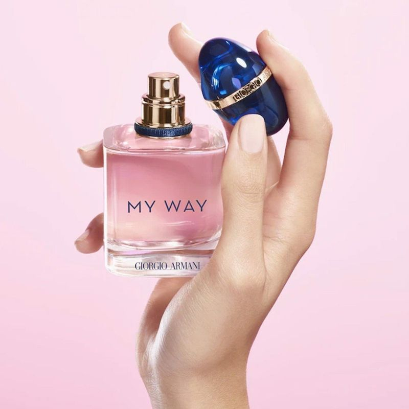 Sự tinh tế của Giorgio Armani My Way EDP nằm ở kết cấu hương ba tầng, được chọn lọc kỹ lưỡng từ những nguy&ecirc;n liệu thi&ecirc;n nhi&ecirc;n qu&yacute; gi&aacute;.