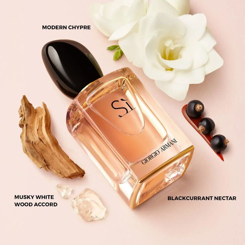 Nước hoa Giorgio Armani Si EDP được thiết kế với cấu tr&uacute;c m&ugrave;i hương ba tầng đầy tinh tế, dẫn dắt cảm x&uacute;c từ bất ngờ đến s&acirc;u lắng.