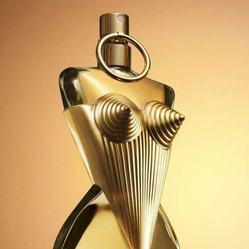 Jean Paul Gaultier Divine EDP còn gây ấn tượng mạnh với thiết kế chai mang đậm phong cách nghệ thuật táo bạo