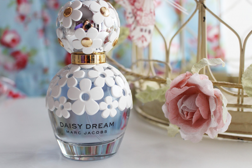 Daisy-Dream-Marc-Jacob-4.png