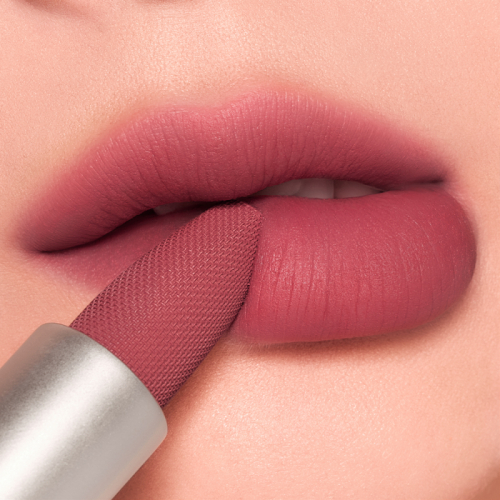 Copy of Cashmere Hug Lipstick_Lip Swatch_10 Dreamy_BULLET