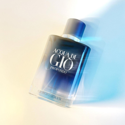 Giorgio-Armani-Acqua-Di-Gio-Profondo-Parfum-thiet-ke-chac-chan