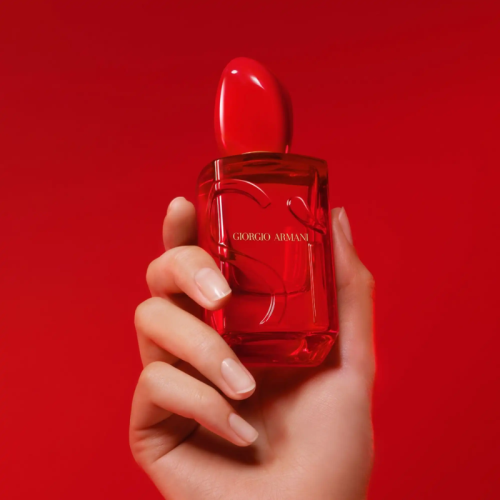 Giorgio-Armani-Sì-Passione-Red-Musk-EDP-thiet-ke-thanh-lich